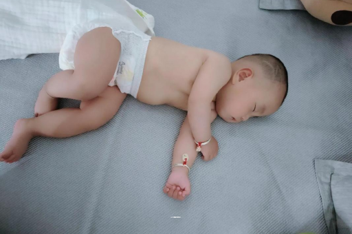 祁阳宝宝积食发烧怎么处理